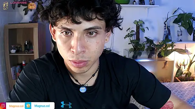 Snapshot of Magnuz_Col chatting on June 27, 2:49 am Magnuz Col online show from June 27, 2:49 am