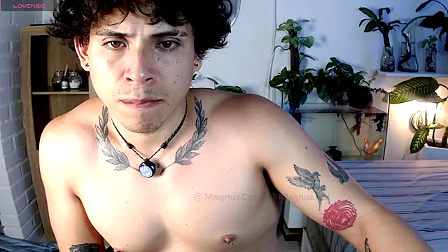 Snapshot of Magnuz_Col chatting on July 21, 2:25 am Magnuz Col online show from July 21, 2:25 am