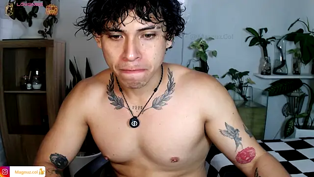 Snapshot of Magnuz_Col chatting on July 25, 2:14 pm Magnuz Col online show from July 25, 2:14 pm