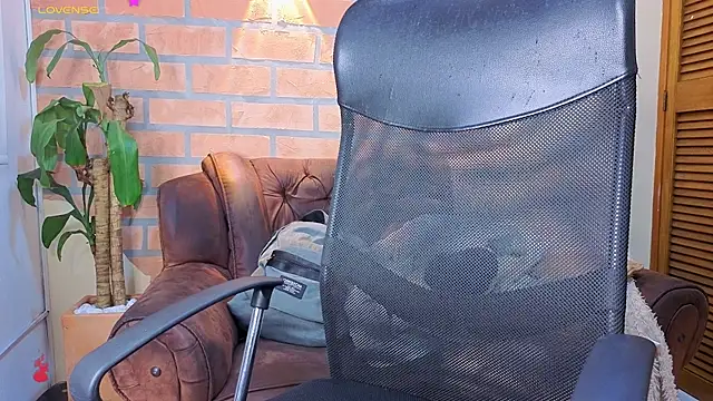 mister eithan online show from March 6, 2:41 am