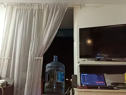 Snapshot of SophienewCDplayer chatting on May 29, 12:30 am SophienewCDplayer online show from May 29, 12:30 am
