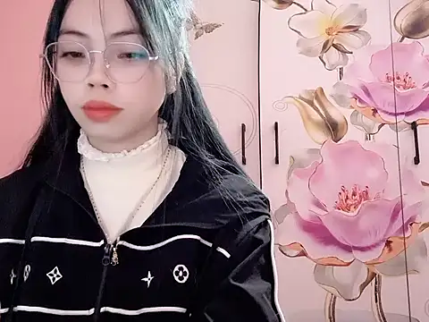 Suki 99 online show from February 14, 7:32 pm