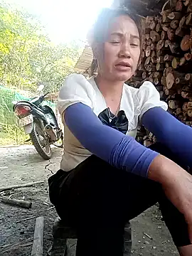 cutebobi online show from April 13, 8:20 am