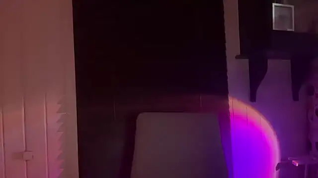 xopeachybaby online show from April 8, 7:41 am