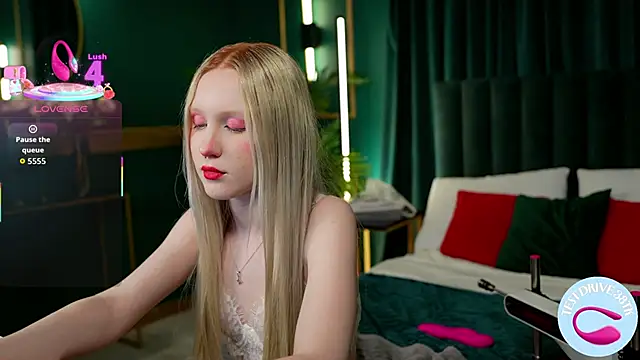 Sia Hart online show from February 25, 6:06 pm