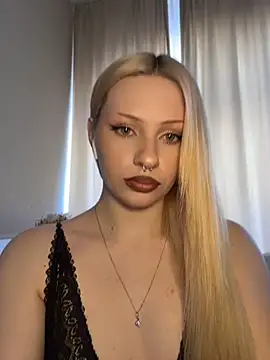 Snapshot of DayaFoxy chatting on April 30, 1:06 pm DayaFoxy online show from April 30, 1:06 pm
