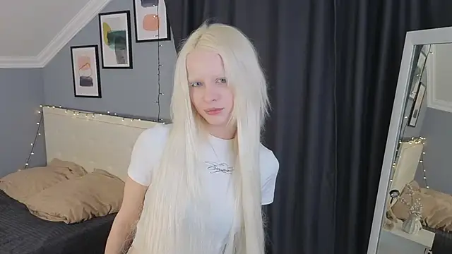 Naomi Demio online show from March 11, 11:38 am