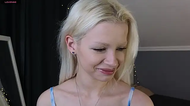 Naomi Demio online show from April 2, 12:03 pm