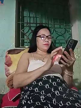 Snapshot of Nuna_689 chatting on August 2, 3:05 am Nuna 689 online show from August 2, 3:05 am