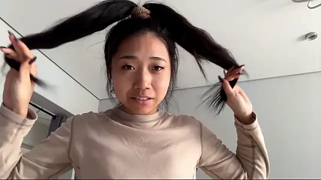 SweetMiaXO online show from March 17, 1:43 am