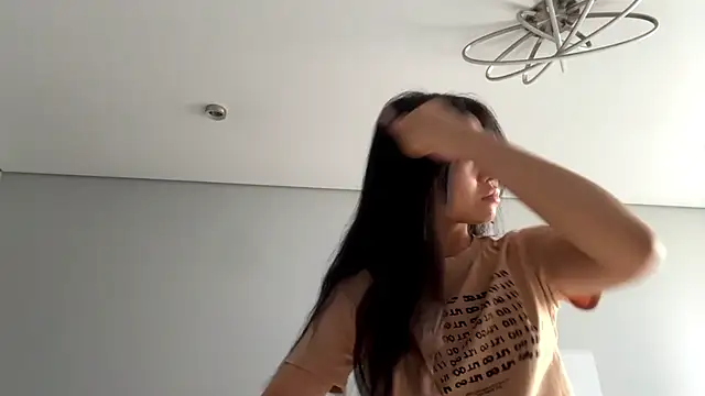 SweetMiaXO online show from April 2, 10:07 pm