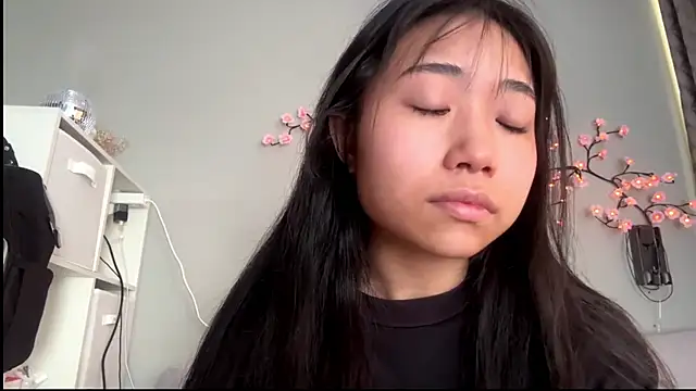 SweetMiaXO online show from April 21, 10:12 pm