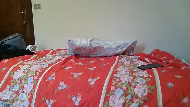 Snapshot of Miasexmilf chatting on April 10, 6:18 am Miasexmilf online show from April 10, 6:18 am