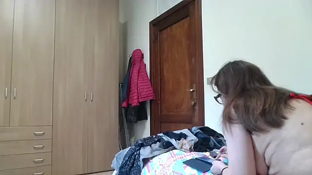 Snapshot of Miasexmilf chatting on April 23, 1:24 pm Miasexmilf online show from April 23, 1:24 pm