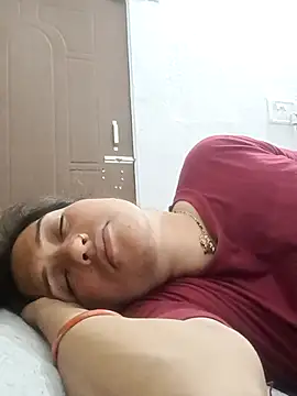 Cute-karisma1234 online show from February 20, 9:15 pm