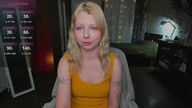 yourlovelyeve online show from February 24, 4:27 pm