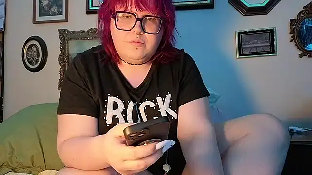 Snapshot of ProfaneHekate chatting on May 4, 9:44 pm ProfaneHekate online show from May 4, 9:44 pm