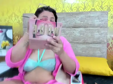 elianacollins23 online show from February 20, 2:52 am