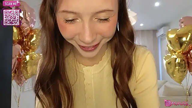 delorathecookiee online show from February 13, 5:47 am