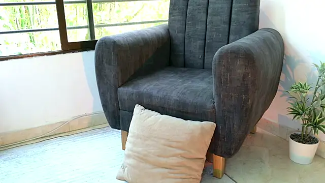 aramjones online show from April 18, 1:48 pm