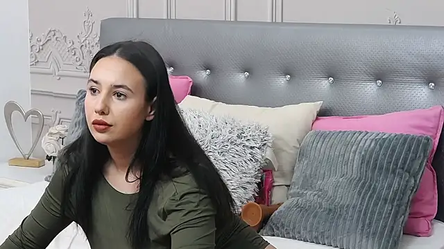 MavisReeve online show from April 24, 4:04 am