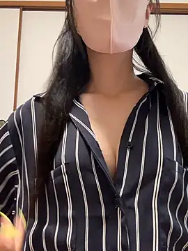 Snapshot of yui__yuichan chatting on August 8, 7:10 am yui yuichan online show from August 8, 7:10 am