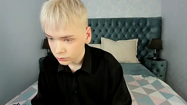 Je Salvatore online show from February 19, 6:31 am