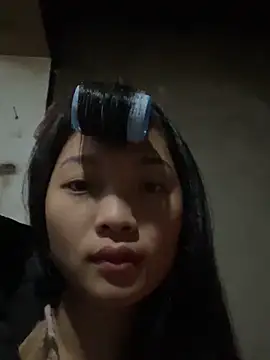 Snapshot of Lyn-be99 chatting on February 1, 1:15 am Lyn-be99 online show from February 1, 1:15 am