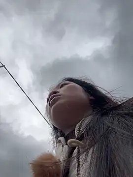 Snapshot of Lyn-be99 chatting on February 2, 9:19 am Lyn-be99 online show from February 2, 9:19 am