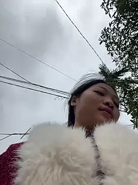 Snapshot of Lyn-be99 chatting on February 13, 2:40 am Lyn-be99 online show from February 13, 2:40 am