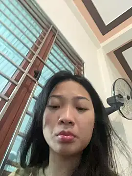 Snapshot of Lyn-be99 chatting on February 16, 12:29 am Lyn-be99 online show from February 16, 12:29 am