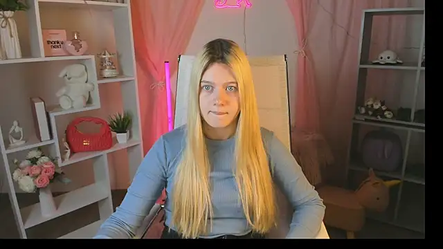 CelestineMauriac online show from April 13, 3:28 pm