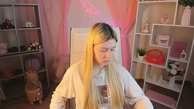 CelestineMauriac online show from April 21, 7:06 pm