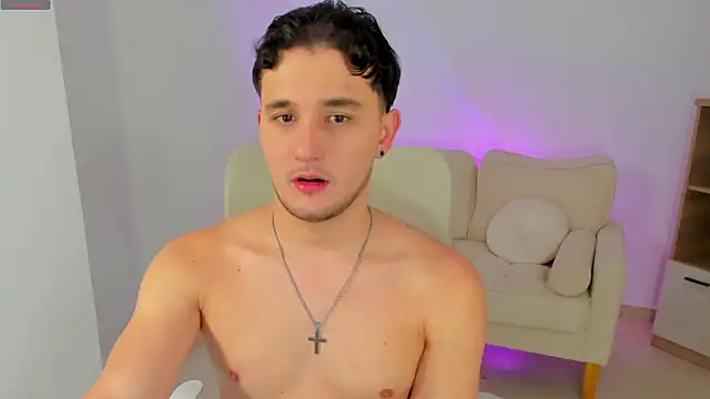 Snapshot of Massimo_Fiore chatting on February 4, 10:36 pm Massimo Fiore online show from February 4, 10:36 pm