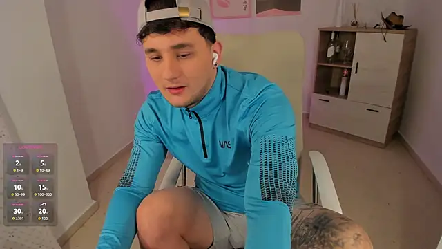 Snapshot of Massimo_Fiore chatting on February 27, 2:44 am Massimo Fiore online show from February 27, 2:44 am