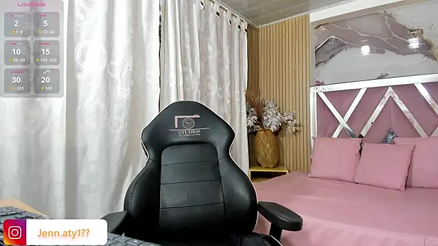 JENNA TAY1 online show from July 20, 7:05 pm