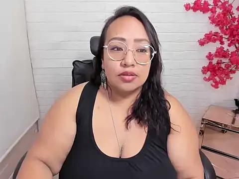 Snapshot of Shara_Oz chatting on May 19, 12:11 pm Shara Oz online show from May 19, 12:11 pm