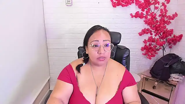 Snapshot of Shara_Oz chatting on May 23, 1:04 pm Shara Oz online show from May 23, 1:04 pm