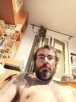 Snapshot of MrFumao chatting on April 29, 2:04 am MrFumao online show from April 29, 2:04 am