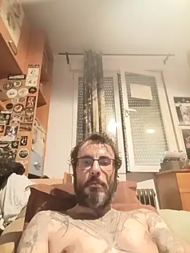 Snapshot of MrFumao chatting on May 1, 7:57 am MrFumao online show from May 1, 7:57 am