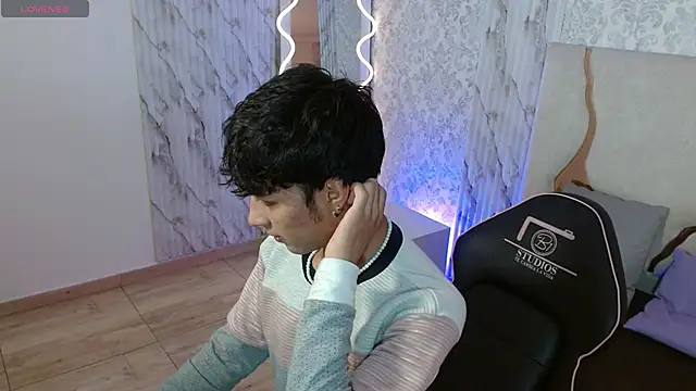 osamu tay online show from April 6, 3:04 am