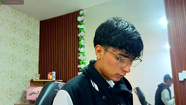 osamu tay online show from June 9, 3:18 am