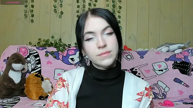 reze daisies online show from April 22, 6:05 am