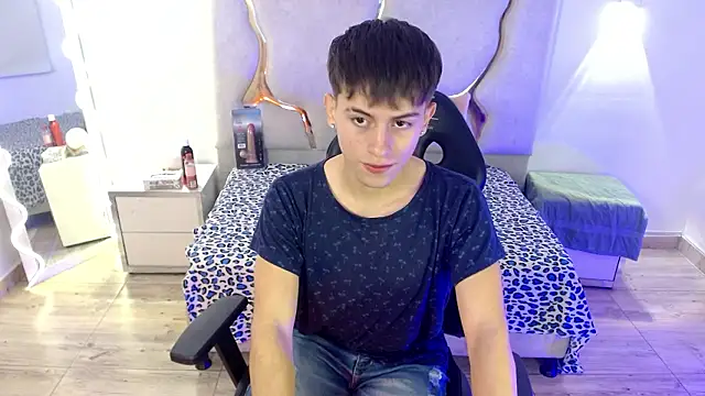 EVAN TAY online show from February 7, 2:48 am