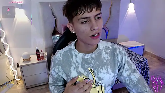 EVAN TAY online show from February 11, 3:11 am