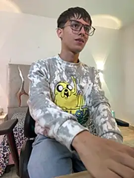 EVAN TAY online show from February 18, 3:13 am