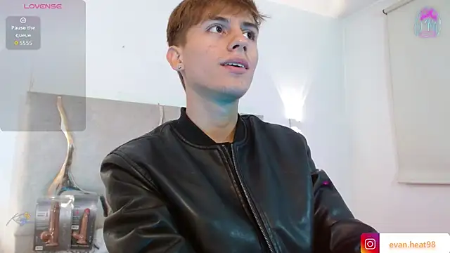 EVAN TAY online show from April 7, 3:07 am