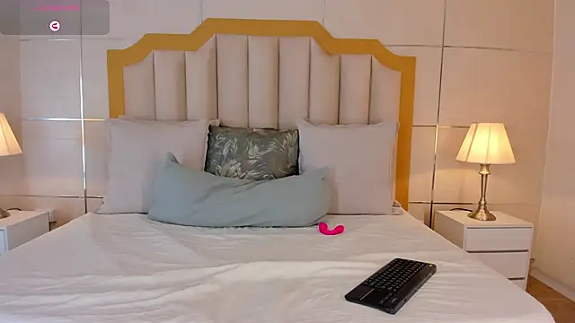 Crystal Rose   online show from March 5, 11:39 am