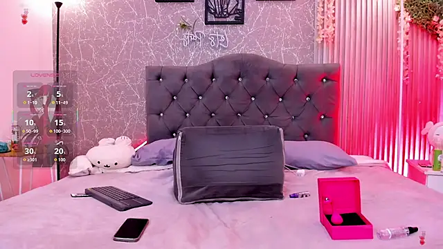 lana gill1 online show from April 4, 4:37 pm