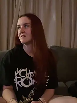 PoppySlut6999 online show from February 9, 8:46 pm